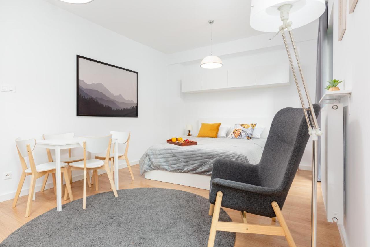 Butas Westfield Arkadia Burakowska By Renters *